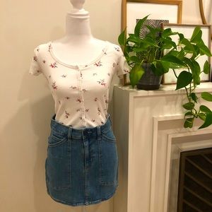 American Eagle Hi-Rise Mini NE(x)t Level Stretch Mini Jean Skirt - Size 6